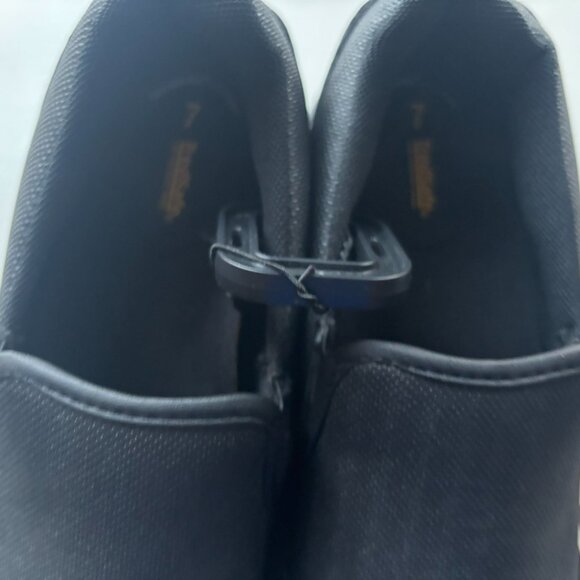 NEW Tredsafe Women's Sara II Slip Resistant Shoes - Size 7 - Picture 9 of 14